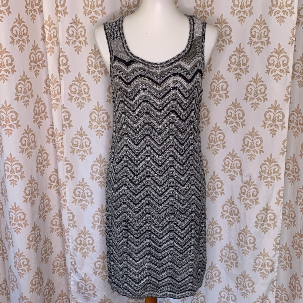 Kensie chevron pattern lightweight sweater dress M